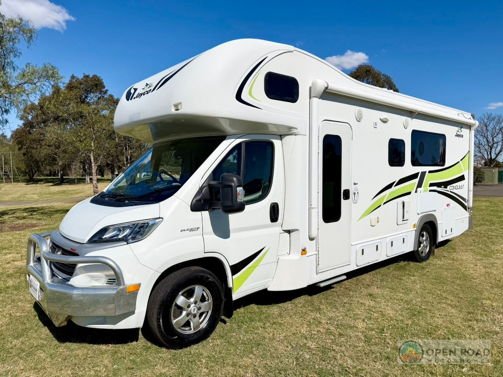 Best Motorhome Accessories for Long-Distance Travel
